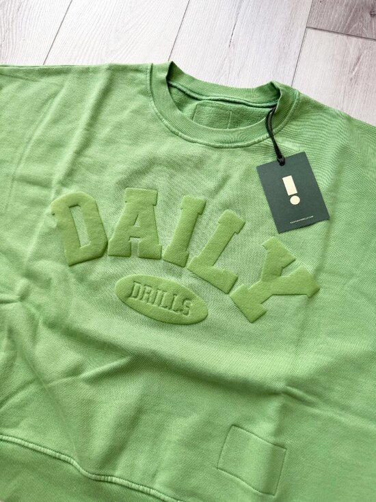 Daily Drills Tops - Daily Drills Cropped Sleeve Daily Crew in Lucky: Size XS/S